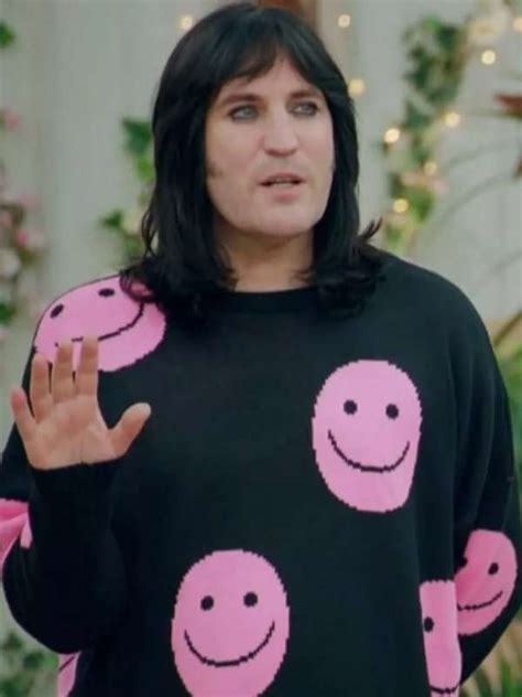 noel fielding smiley face jumper.